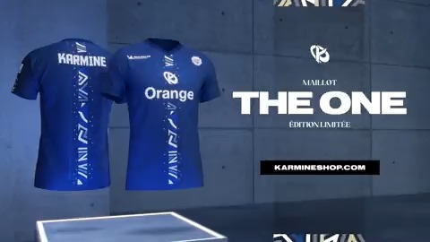 NOUVELLE COLLECTION EXCULSIVE - "THE ONE" 👕 La nouvelle collection commémorative des 2 ans de la Karmine Corp comportant un maillot, une écharpe et un drapeau est disponible sur le shop ! 🟦 🔥 Disponible dès MAINTENANT ▶️ #KCORP