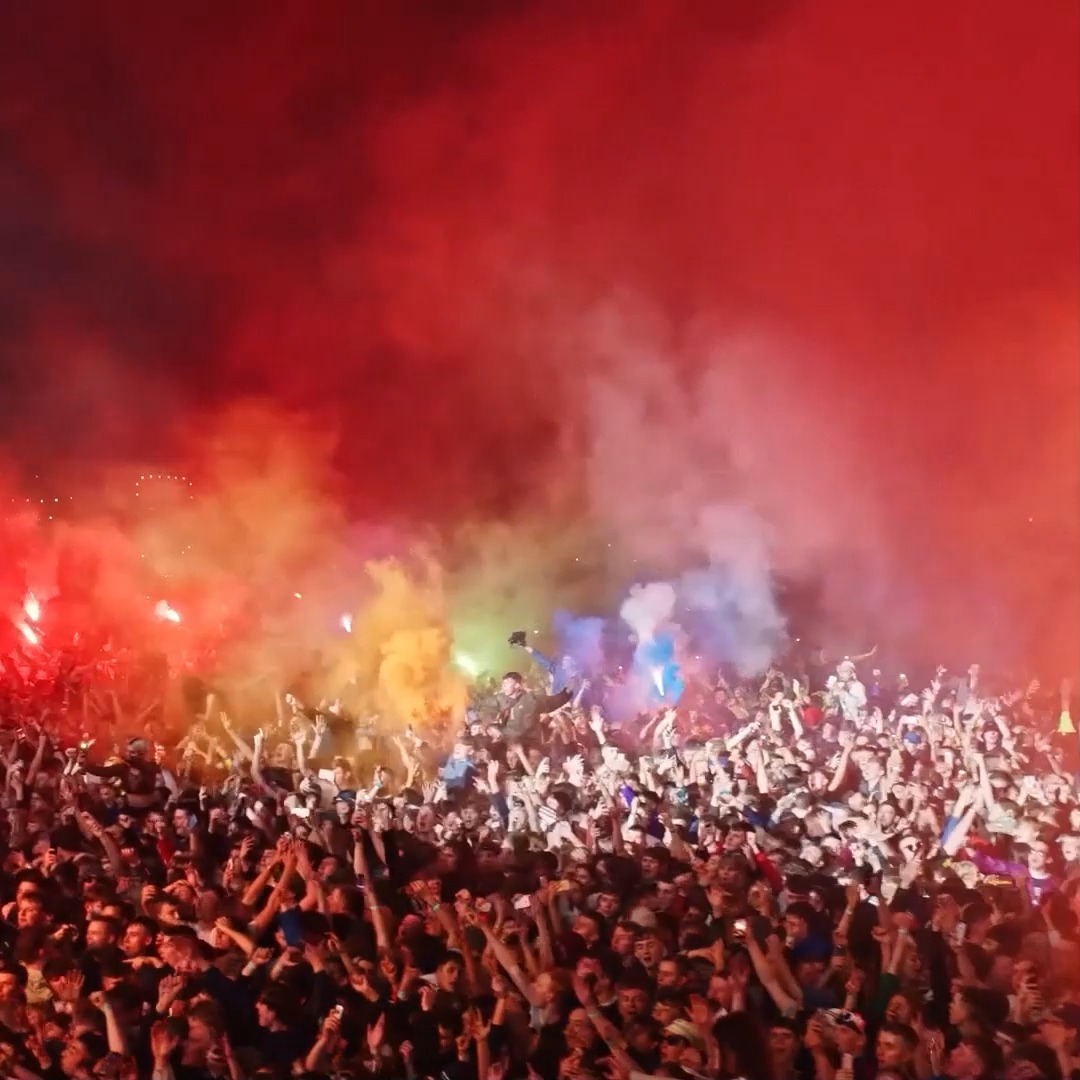Unbelievable scenes at Heaton Park.