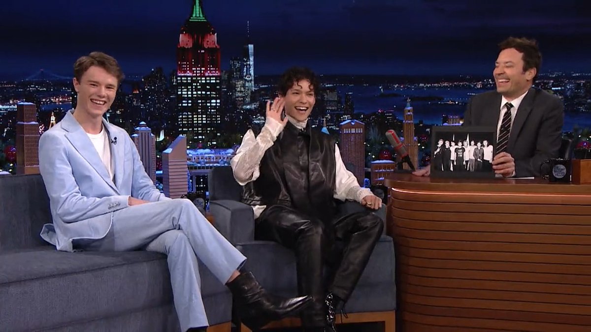.O M A R reminisces on being a member of FO&O and opening for both One Direction & Justin Bieber! #EdvinXOmarOnFallon