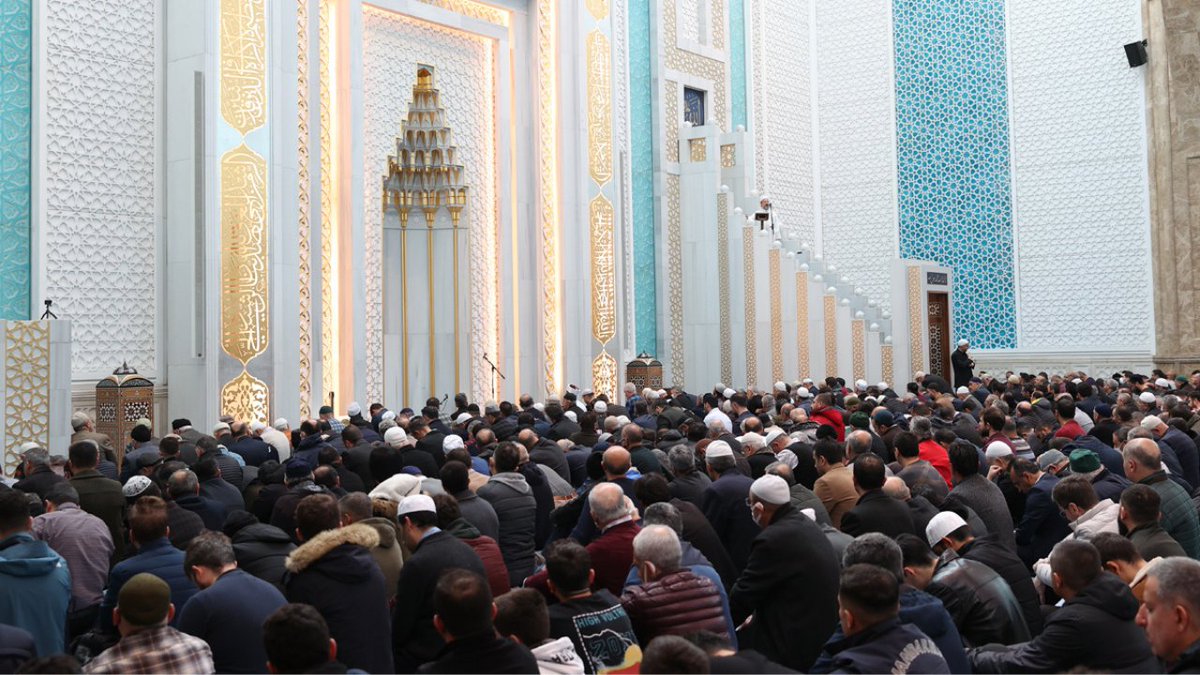 Kız çocuklarını, aile kurma sorumluluğuna sahip olmadan evliliğe zorlamak ve bunu İslam dininden hareketle meşrulaştırmaya çalışmak, büyük bir günah, ağır bir vebaldir. Bu yanlış tutum ve söylemin İslam’ın evlilik anlayışıyla hiçbir ilgisi yoktur.