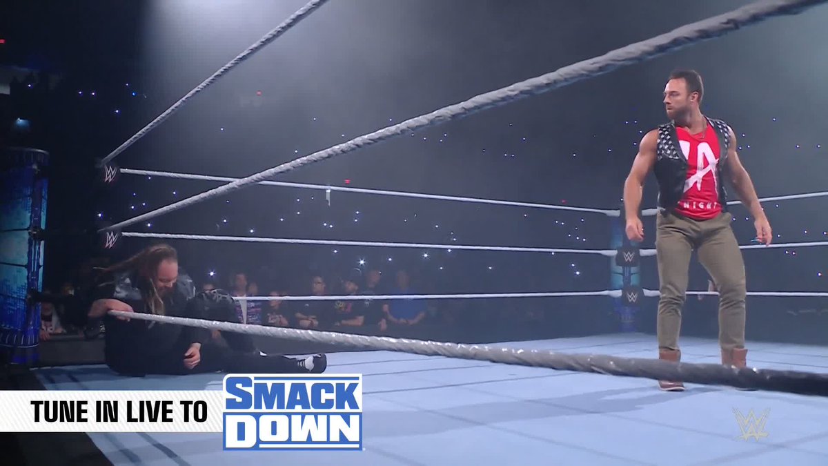 WAIT?! IS THAT...?! 😨 How? #SmackDown