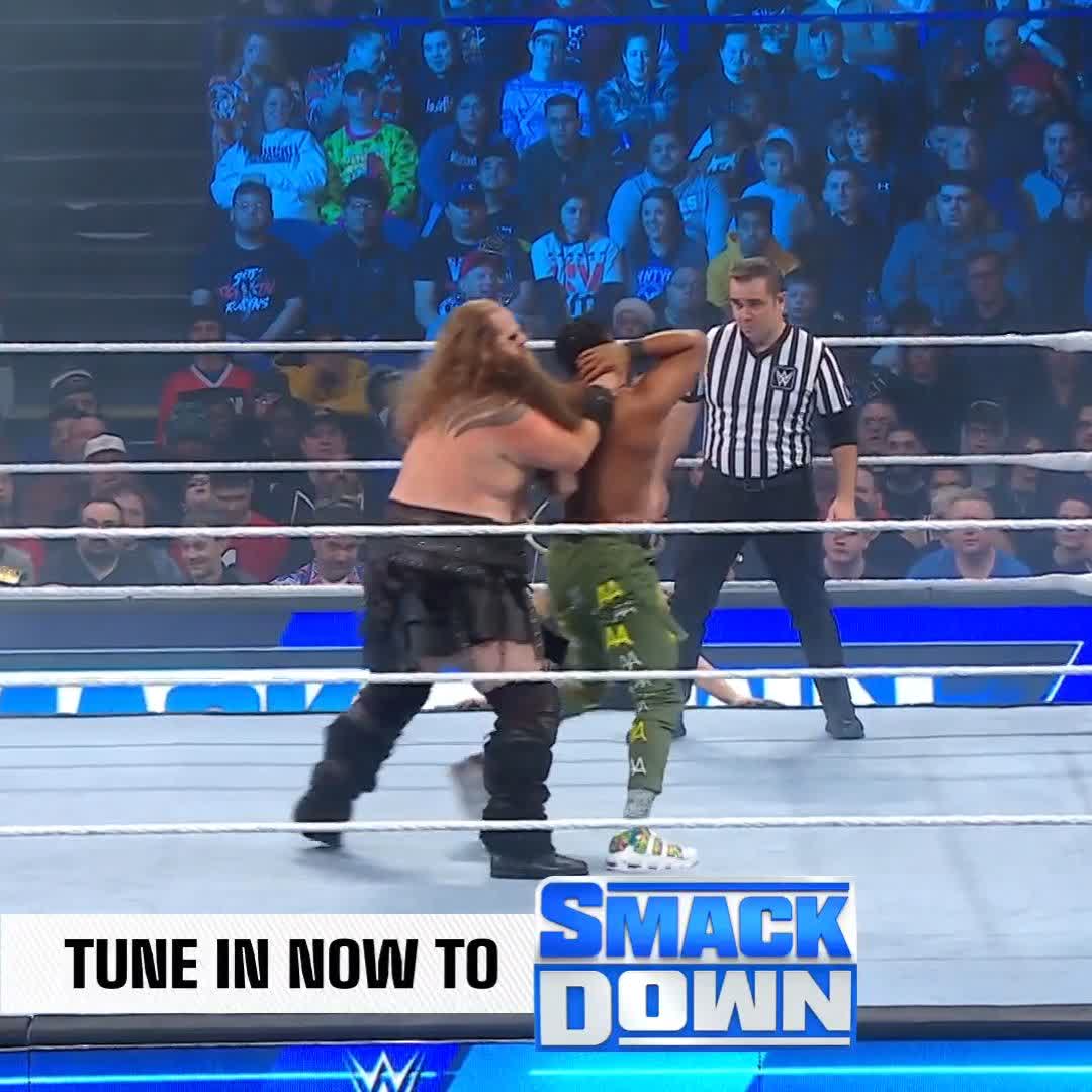 EVERYBODY DOWN! 😲 Which team will earn the right to challenge The Usos for their Undisputed WWE Tag Team Titles? #HitRow #VikingRaiders #LegadoDelFantasma #SmackDown