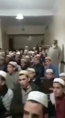 صدق من سمى مملكة مراكش بـ #الزريبة🇲🇦 .. لأنك سترى فيها أشياء لن تراها في مكان ثان .. تصور أن العياشي الأكبر جند أئمة ورقاة ليقوموا برقية المقابلة على المباشر بغية التأهل للنهائي 🤦‍♂️🤷 هذا يسمى امتهان لكتاب الله بتوظيفه في مواضع غير لائقة به والله المستعان😫