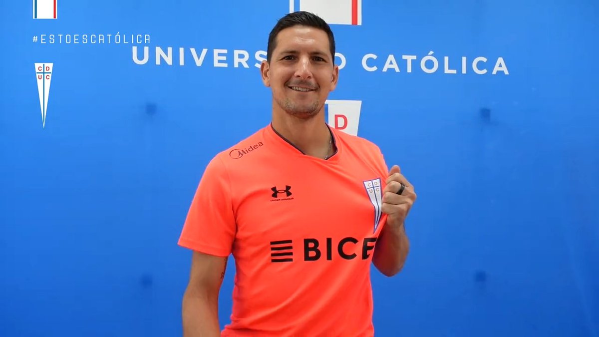 ¡Bienvenido a #LosCruzados, Guille Burdisso! ⚪🔵 El defensor 🇦🇷 es nuestro nuevo refuerzo 2023, ¡y te deseamos todo el éxito junto a La Franja! 💪