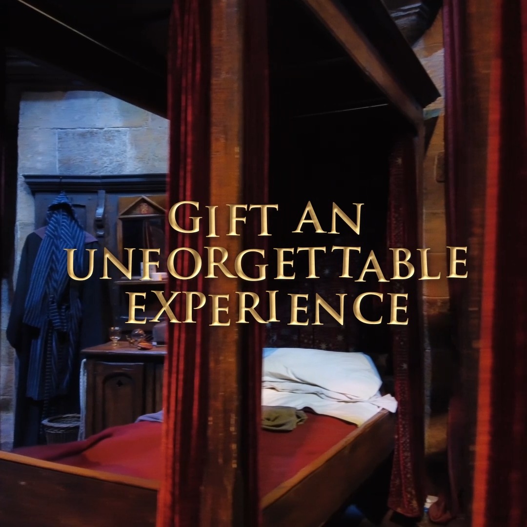 Give the gift of a magical experience at #WBTourLondon. 🏰 Authentic sets 🐉 Show-stopping special effects 🧹 Real props and costumes 🎬 Behind-the-scenes secrets 👉