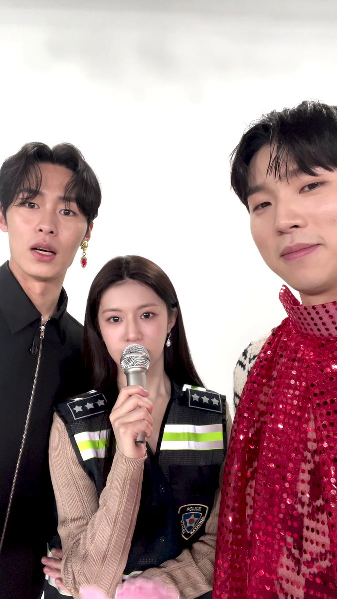 환혼즈의 우당탕탕 찐친 바이브가 돋보였던 넷플과의 촬영 현장. 그 비하인드를 공개합니다✨ 이번주도 넷플릭스에서 <환혼>하세요. #환혼 #AlchemyofSouls #이재욱 #LeeJaeWook #고윤정 #GoYounJung #황민현 황민현(HWANG MIN HYUN) #신승호 #ShinSeungHo #유인수 #YooInSoo #넷플릭스 #Netflix