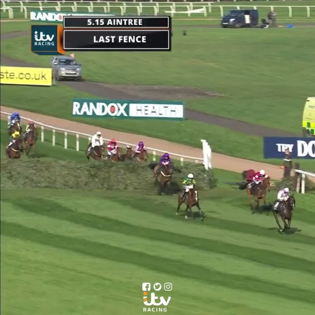 ๐ฎ๐ช One of DAVY RUSSELL'S greatest moments winning the Grand National on the legend Tiger Roll at Aintreel! What a Pair of Legends!! ๐ฏ ๐ฅ