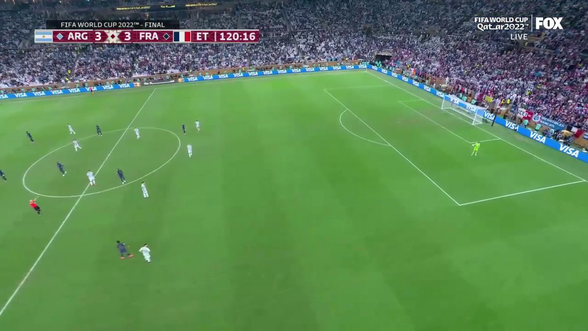WHAT A SAVE BY EMI MARTINEZ 😱