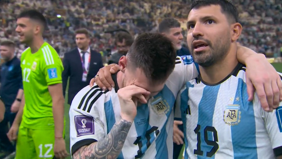 Two legends of the game! 🇦🇷 Lionel Messi 🤝 Sergio Kun Aguero #ITVFootball | #FIFAWorldCup