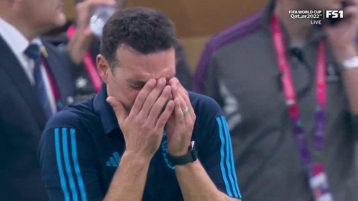 Lionel Scaloni broke out in tears after the final whistle 🇦🇷❤️