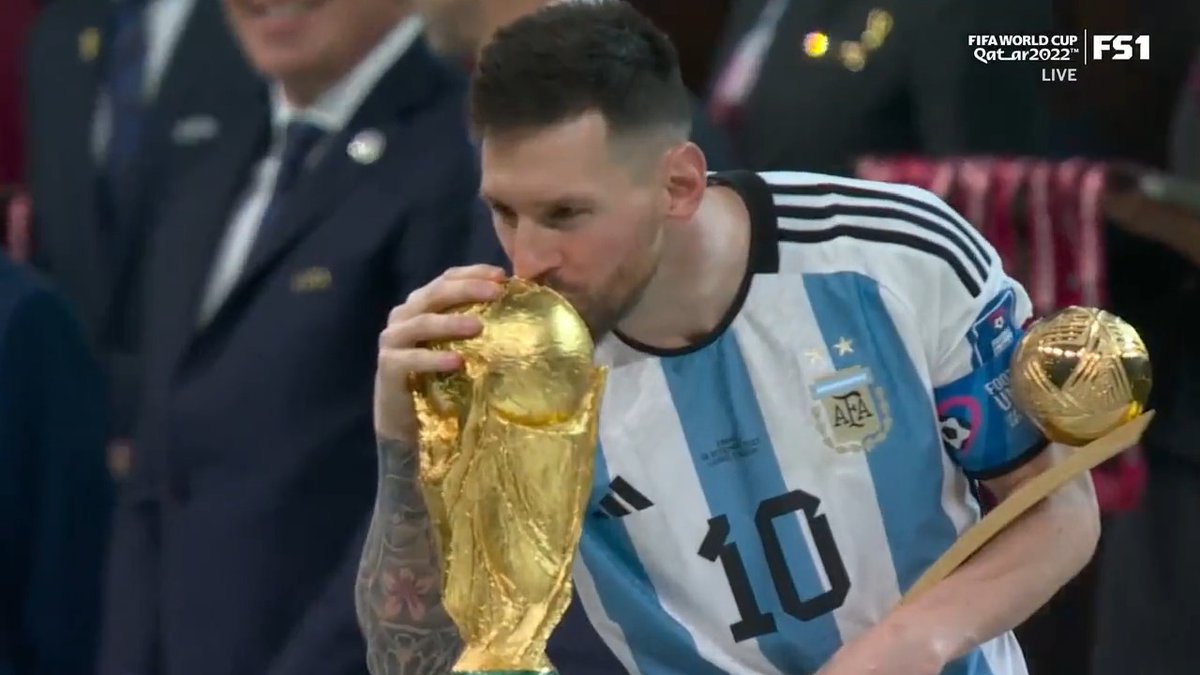 THE 2022 FIFA WORLD CUP GOLDEN BALL WINNER: MESSI ๐