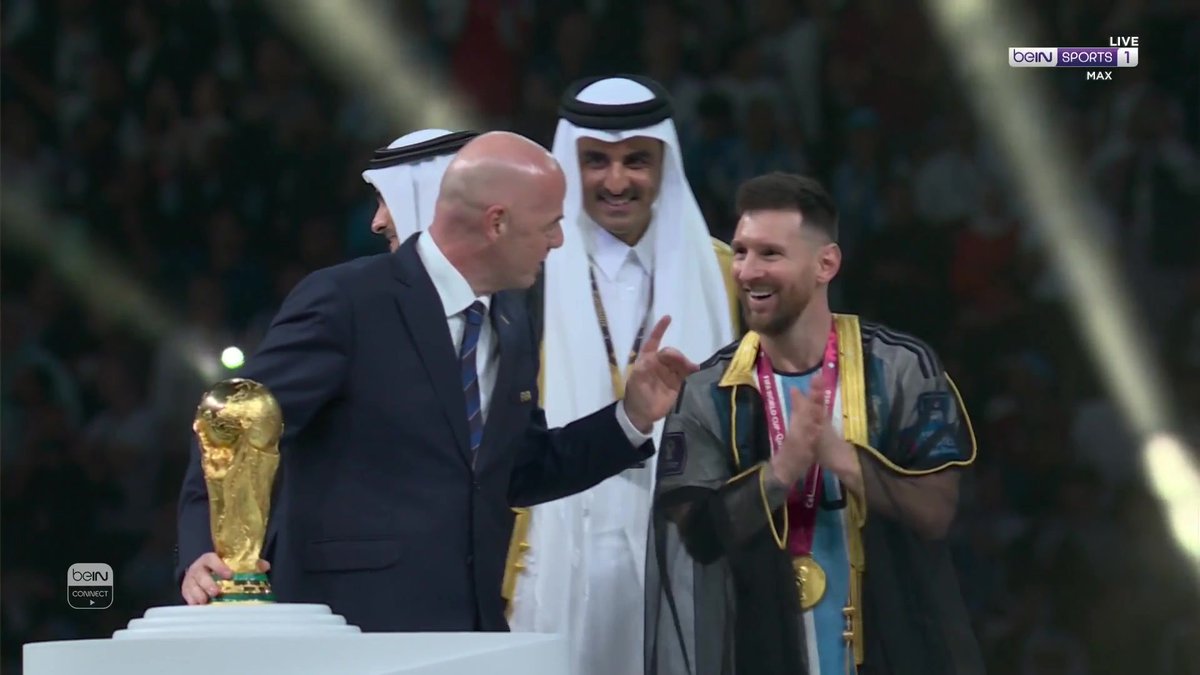 الليلة ميسي هو العريس في البشت القطري 🇶🇦🙋♂️ #قطر2022 | #كأس_العالم_قطر_2022 | #الأرجنتين_فرنسا #WorldCupQatar2022 | #Qatar2022 | #FIFAWorldCup