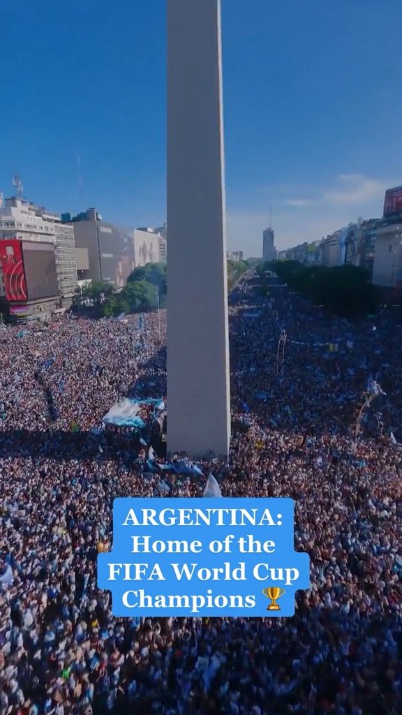 An FPV drone view of Buenos Aires after Argentina's World Cup win 🇦🇷 (🎥: alepetra_/IG)
