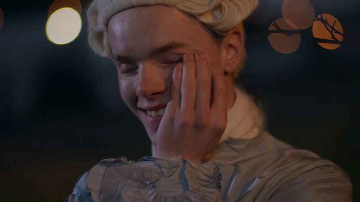 Young Royals S3 announcement got me like: