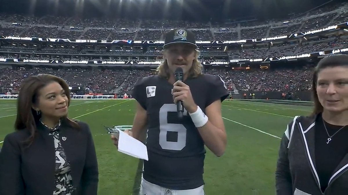 Our Walter Payton Man of the Year nominee AJ Cole was honored in front of #RaiderNation 👏👏 RT to help AJ win the #WPMOYChallenge for an additional $25k for Special Olympics Nevada