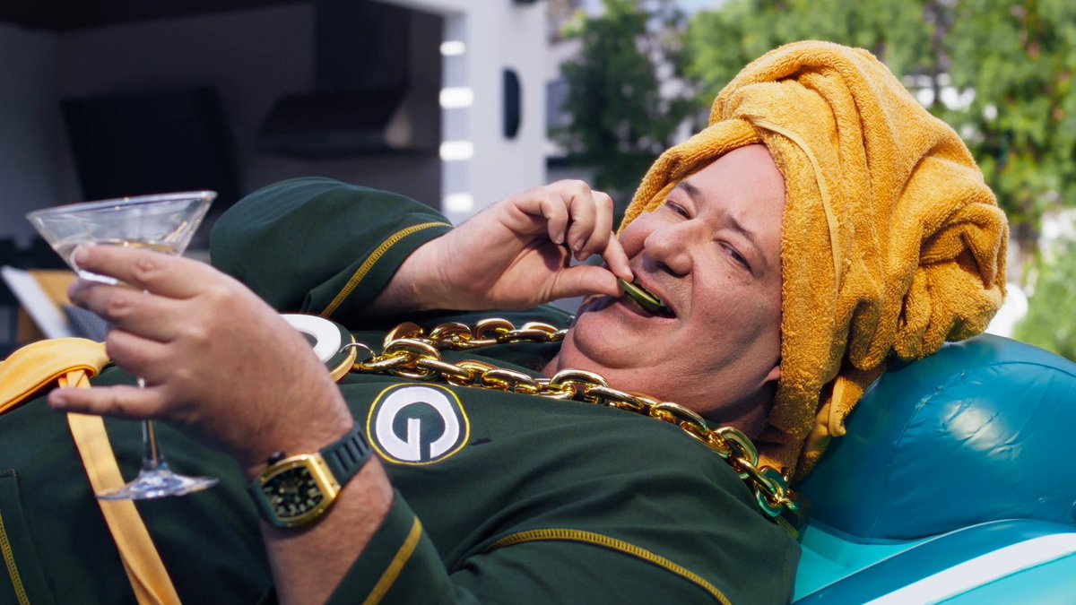 Aaron Rodgers and the Packers still have playoff hopes. Baker and the Rams want to put them on ice ❄️ Monday Night Football will be Nothin' But A Good Time 🤩 Brian Baumgartner Bret Michaels 📺 ESPN, ESPN2 &amp; ESPN+