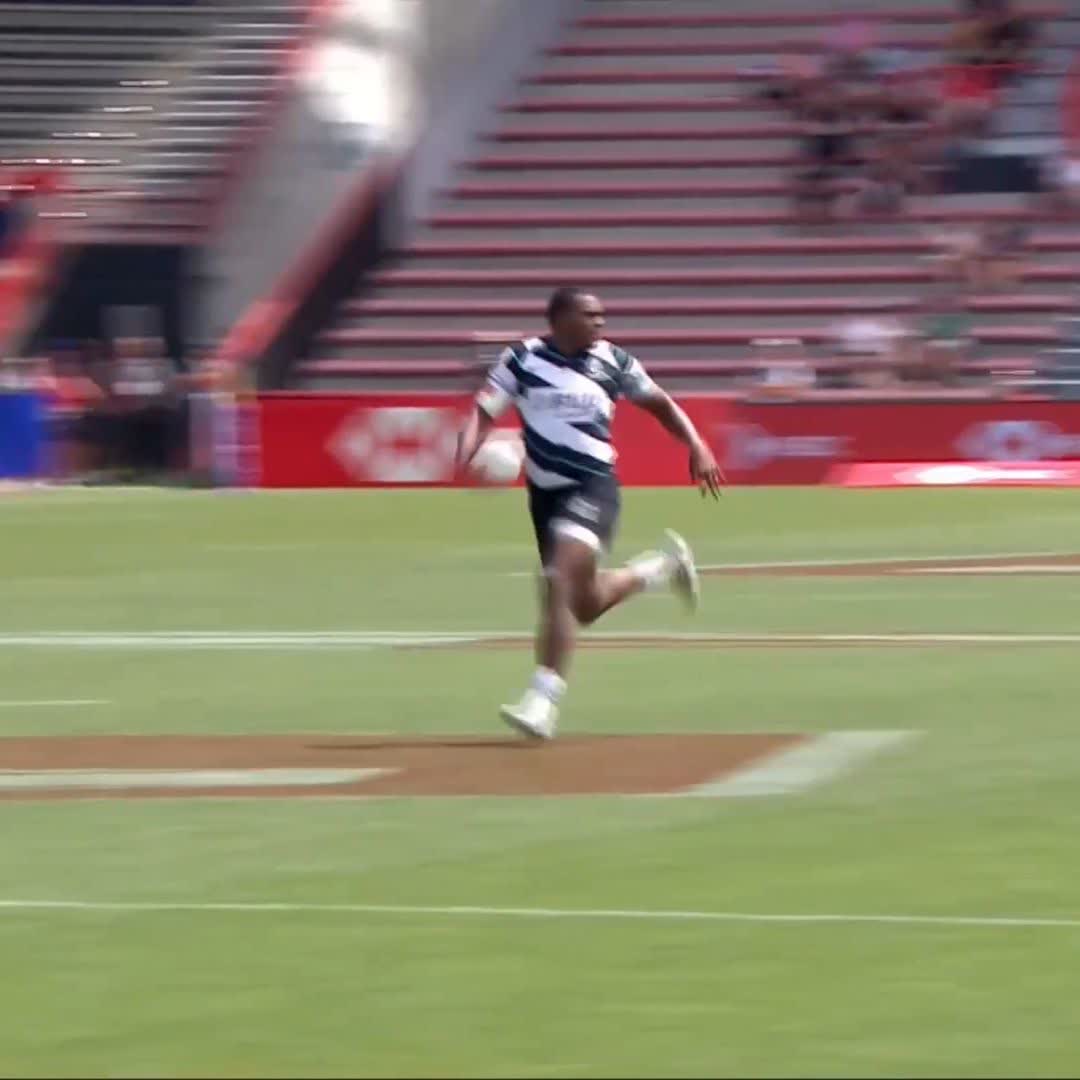 It can happen in a flash 📸 Fiji Rugby Union | #HSBC7s