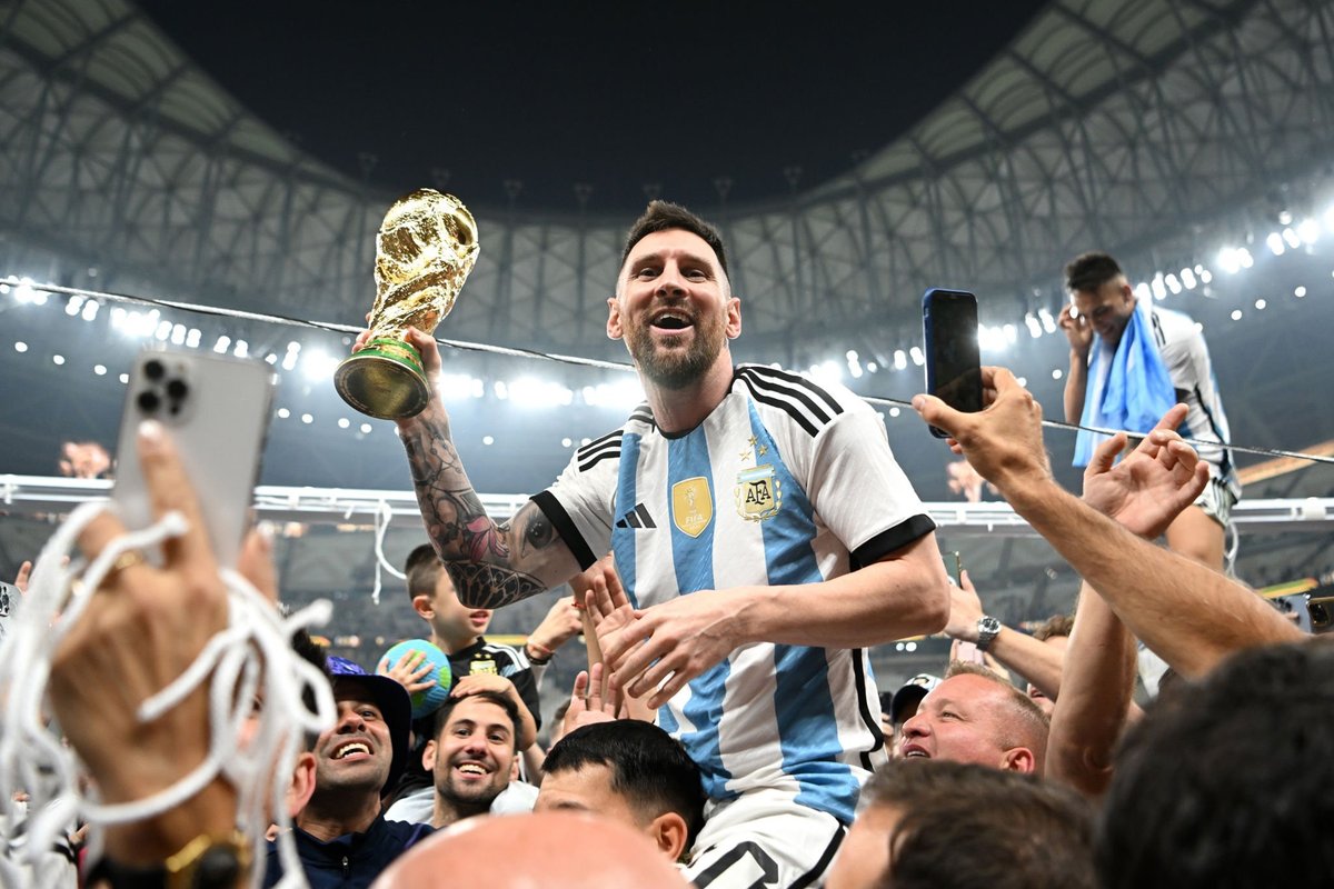 معقوله نسيتوا ؟ ارجعوا استذكروا وشوفوا معنا مخلص اعظم نهائي في تاريخ كاس العالم.. مباراة لن اطفش من اعادة مشاهدتها ابد