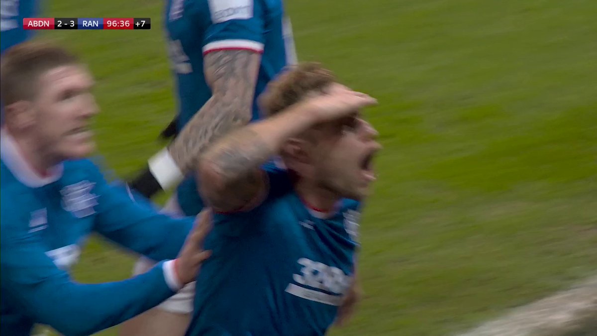WHAT IS HAPPENING?! Arfield from close-range finds the back of the net and this is a remarkable turnaround in stoppage-time 😱⏰