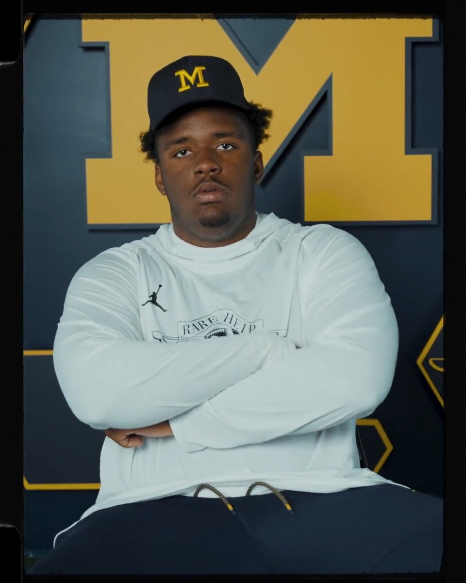 🖊️ 𝓢𝓲𝓰𝓷𝓮𝓭 The next great Michigan offensive lineman! Welcome home, Amir Herring✌🏾 #GoBlue |