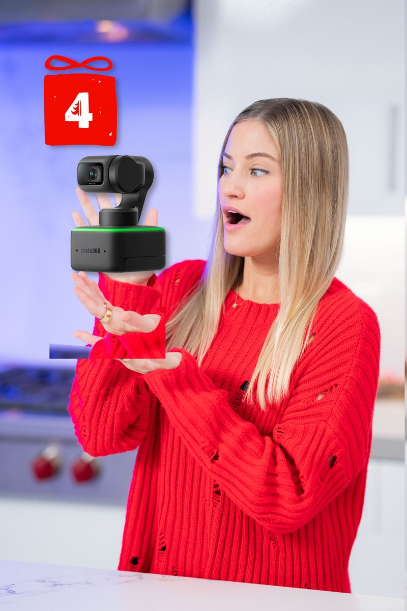 Happy Vlogmas Day 4! We've got an Insta360 webcam to give away today. You can still enter for all the previous day gifts too Day 1: Oura Ring Day 2: iJustine Cables Day 3: Stream Deck+ Day 4: Insta360 Webcam Day 5-8: 🎁⁉️