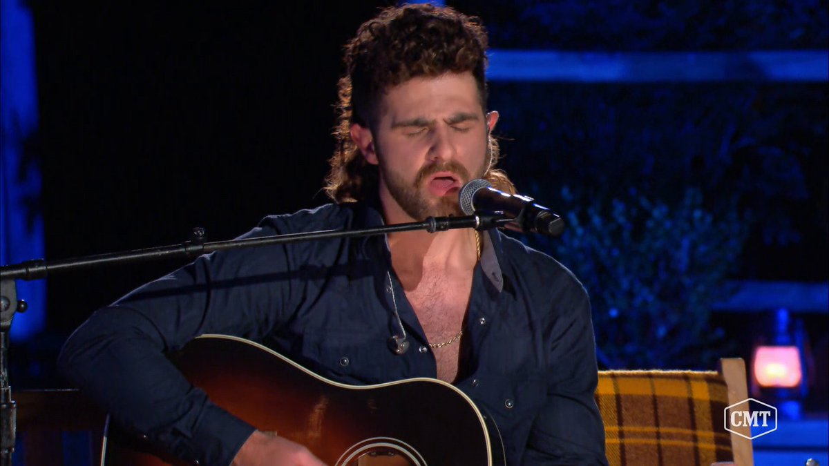.Restless Road's harmonies hit different around the holidays 🙌 🎶 #CMTCampfireSessions