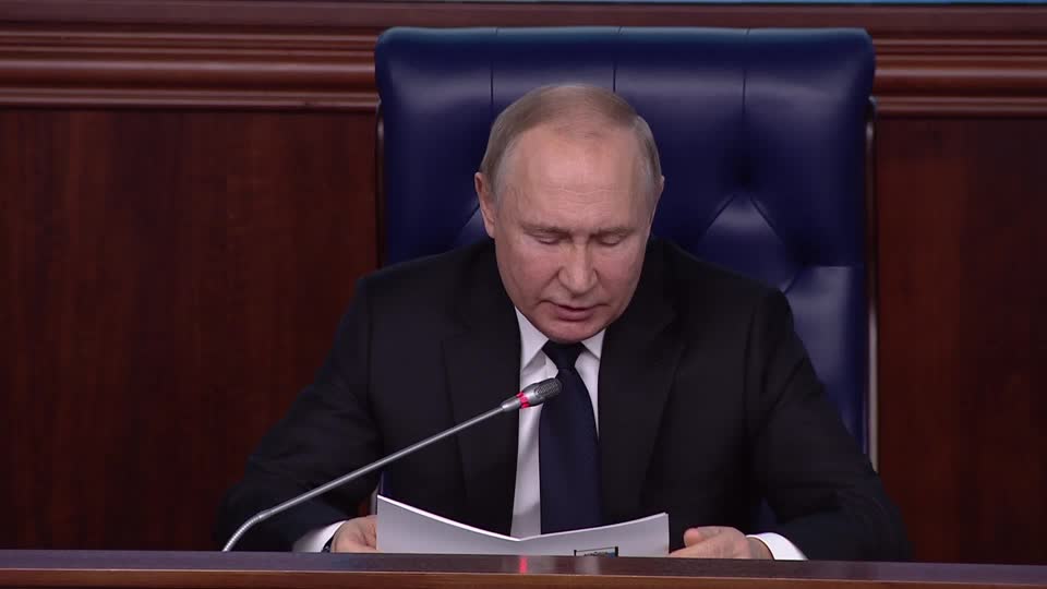 プーチン大統領は「私たちは常にウクライナ国民を兄弟の民族だと思ってきた。私は今でもそう思っている」と述べた。
