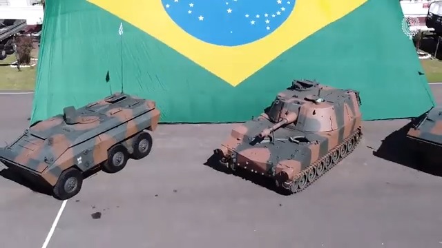 Exército Brasileiro doa 21 blindados ao Exército do Uruguai. #BraçoForte #DiplomaciaMilitar