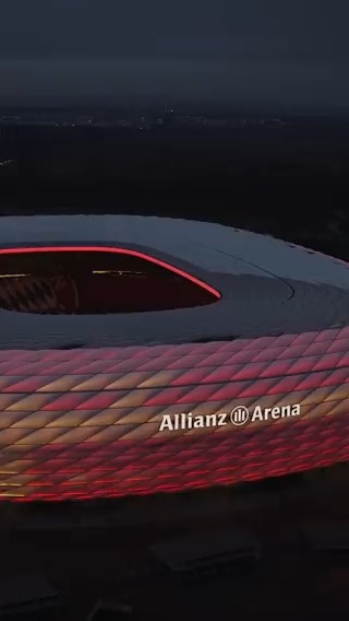 ✨ Der FC Bayern wünscht ruhige Weihnachten und ein prächtiges 2023! ❤️✨ Zum ganzen Clip 🎥