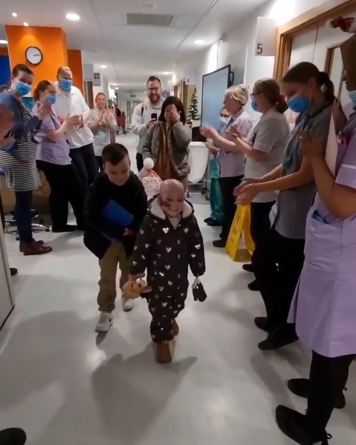 After 128 days in hospital following her stem cell transplant, Florence was finally able to head home for Christmas, accompanied by her mum, dad and big brother Freddie. “This is the day we have been dreaming of, a day we didn't think that we would be lucky enough to get.” 💚