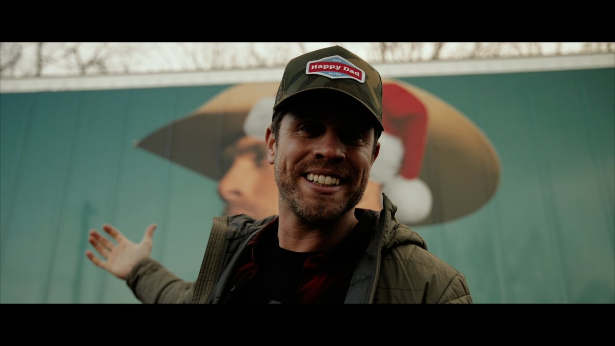 Somethin’ That Makes You Smile (Official Music Video) is out now. I hope y’all enjoy this as much as we enjoyed making it. Happy Holidays y’all!!