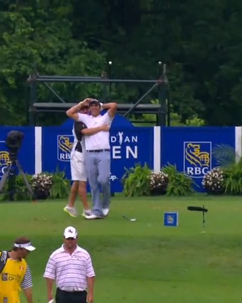 Leif Olson called bank 🤯 What are the odds of this ace?? #TOURVault