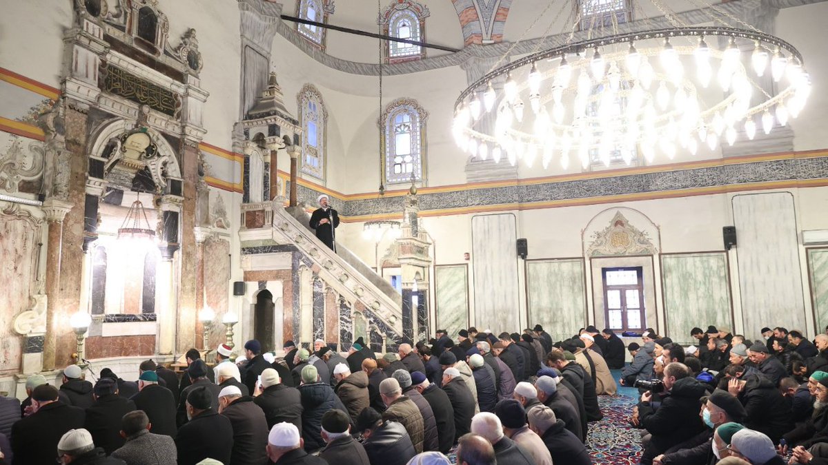 Ahlaki değerlerin, örf ve adetlerin bozulmaya başladığı, kültürel yabancılaşmanın hızla arttığı bir dönemde yaşıyoruz.