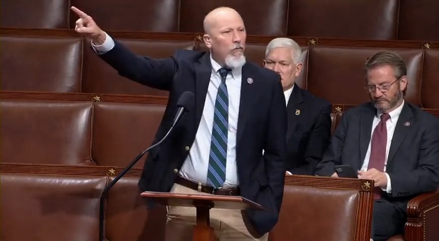 "Everything the American people is watching right now is a complete SHAM, it's a FRAUD...The American people deserve us to be here over Christmas actually FIGHTING for them!" "What you see here on the floor of the House of Representatives should make everybody ASHAMED!" ⬇️⬇️⬇️