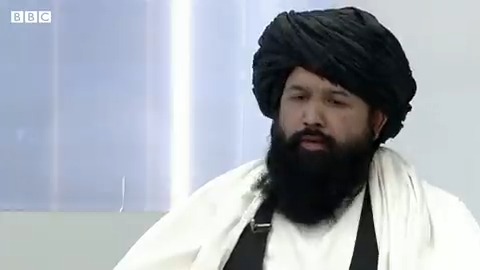 طالبان به کدام اساس دختران را از رفتن به دانشگاهها منع کردند؟ ندا محمد ندیم، وزیر تحصیلات عالی حکومت طالبان، در توجیه منع دختران از رفتن به دانشگاهها مدعی شده که نحوهٔ که مراکز آموزشی دخترانه فعال بودند، خلاف شرع بود حجاب رعایت نمیشد و اختلاط بین زن و مرد وجود داشت: ۱-۴