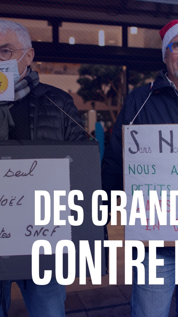 "Papé seul à Noël, merci les grévistes": des grands-parents manifestent devant la gare de Brest contre la grève SNCF