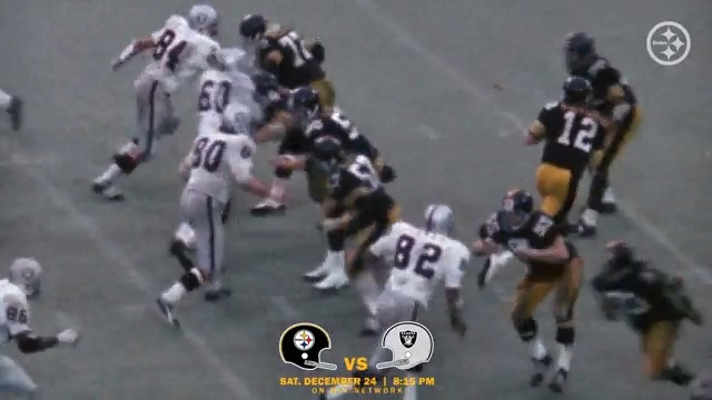 The officials have spent some time reviewing the touchdown… Let’s take another few looks.