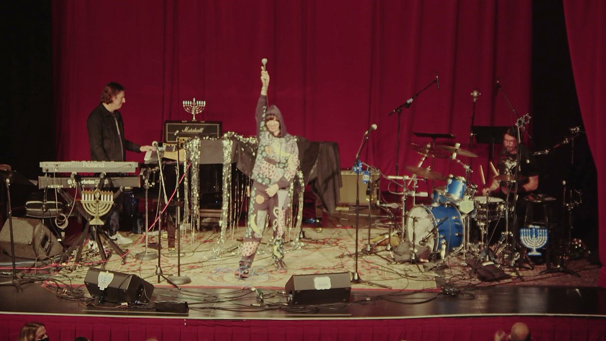 Leave it to us to get the only non-Jewish member of the Yeah Yeah Yeahs (Yeah Yeah Yeahs) to Hanukkah-ize one of their signature songs—here’s “Heads Will Roll” featuring Karen O! #happyhanukkah #hanukkahsessions #chanukkah