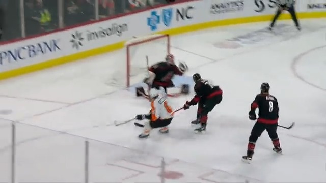 Travis Sanheim (Travis Sanheim) splits the defense and goes top shelf. 🔝