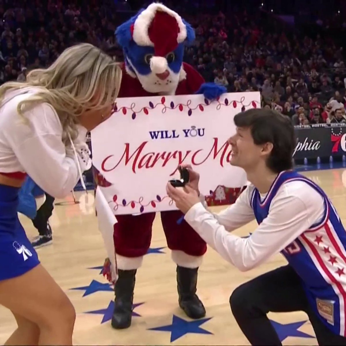 Sixers' dancer gets a surprise proposal during game 💙