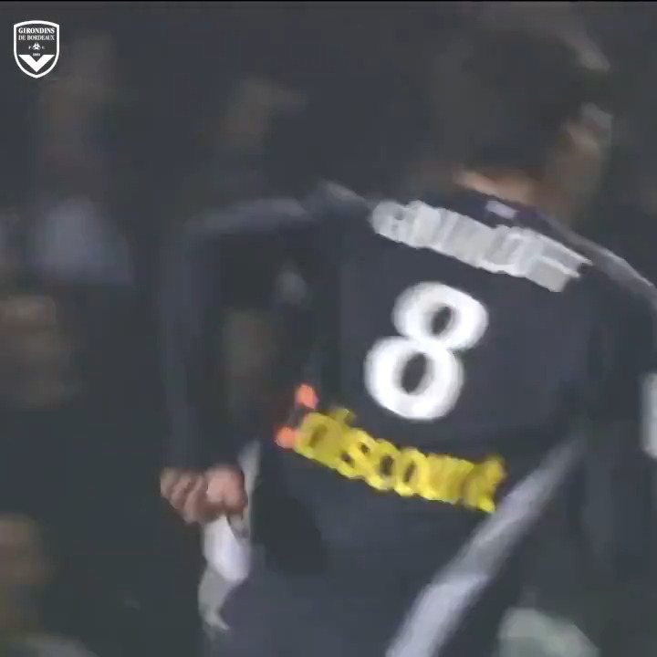 Le calendrier de l'Avent des Girondins ๐๐๐ค Un jour, un top but des Marine et Blanc โฝ๐ฅต 2โฃ4โฃ dรฉcembre : on ne pouvait pas finir autrement ce calendrier. On vous dรฉpose la merveille de Yoann Gourcuff sous le sapin pour votre plus grand plaisir ๐๐คฉ