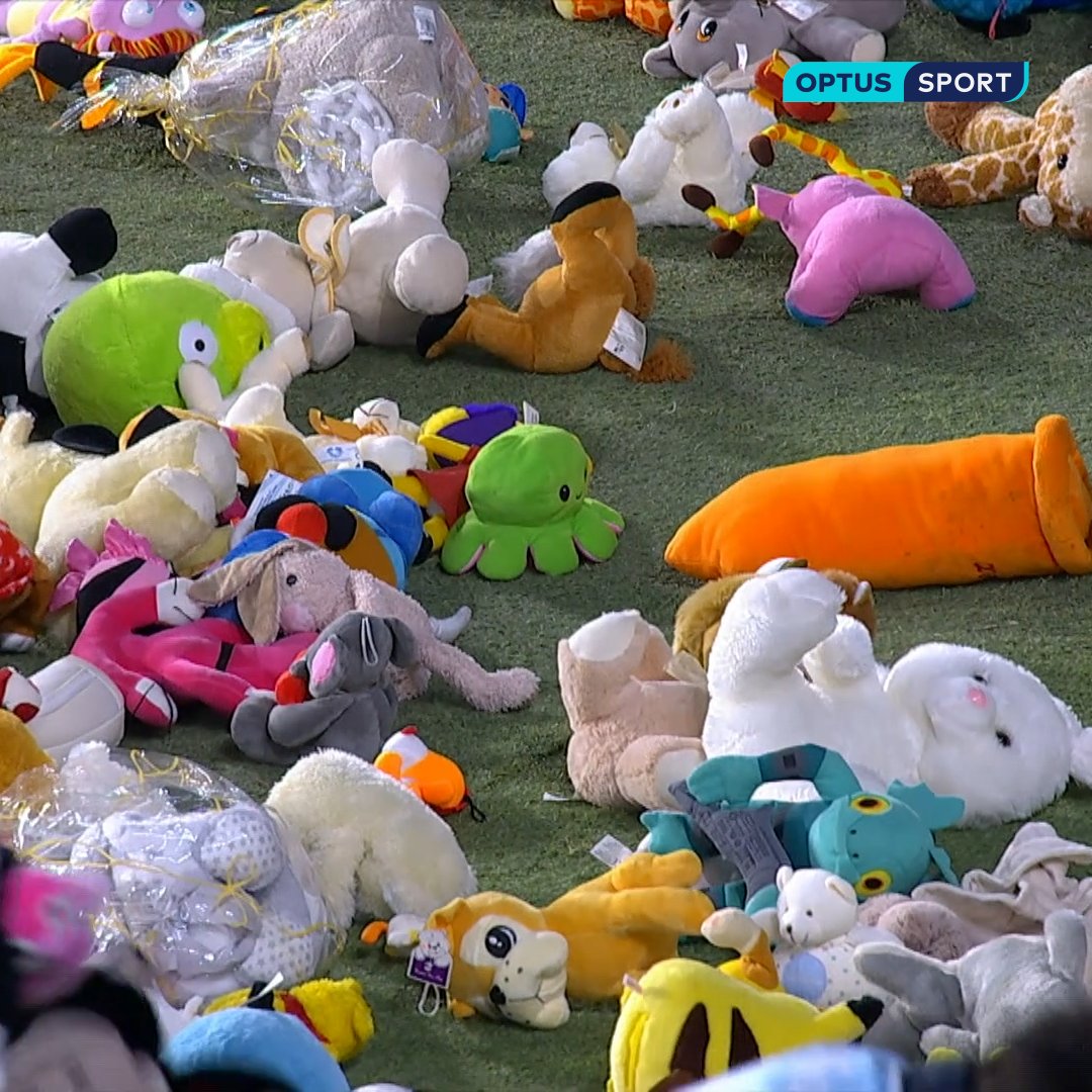 Every year in December, Real Betis fans throw toys onto the pitch as a donation to disadvantaged families at Christmas. The beautiful game! ❤️🎅 📹 Optus Sport
