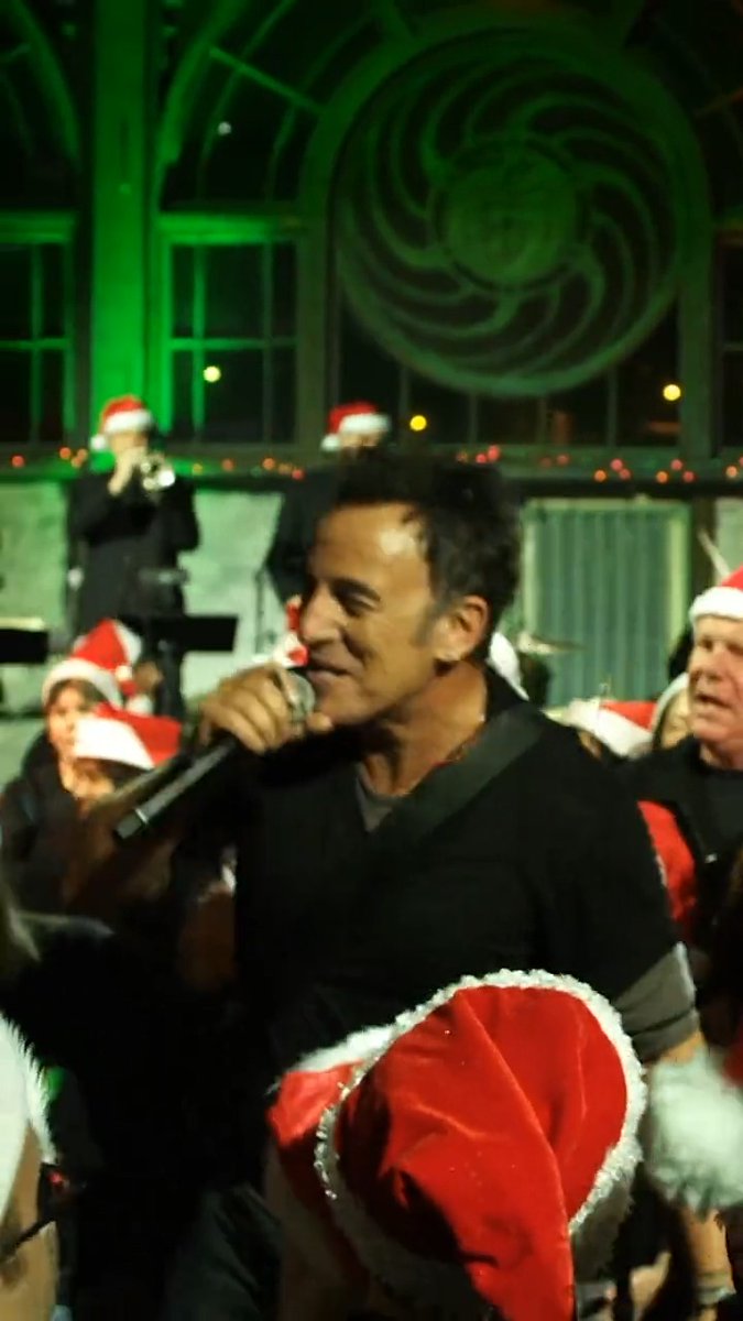No need for a "Blue Christmas" with this live gem. Merry Christmas!