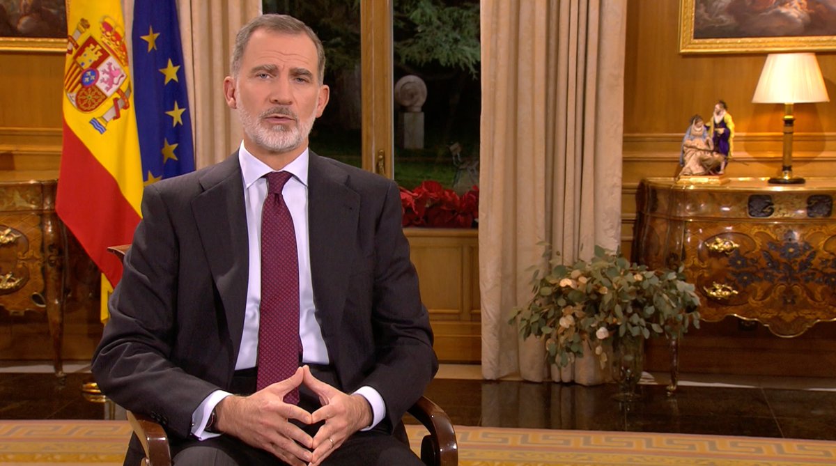"Las democracias en el mundo, y España no es excepción, están expuestas a muchos riesgos que no son nuevos; hay 3 en los que quiero detenerme porque me parecen muy importantes: la división, el deterioro de la convivencia y la erosión de las instituciones." #MensajeNavidadRey