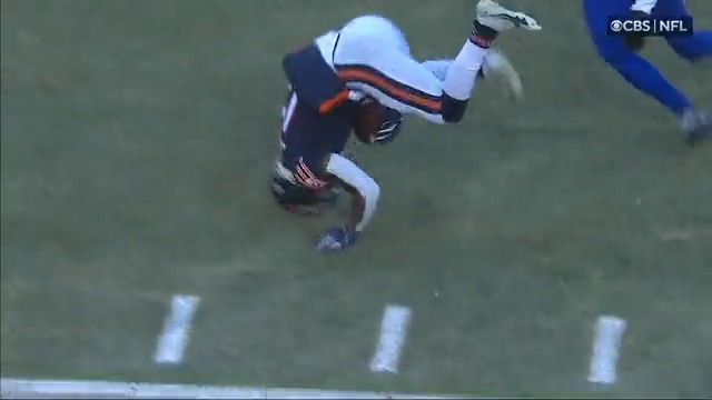FIELDS GOES DEEP TO VELUS JONES JR. 📺: #BUFvsCHI on CBS 📱: Stream on NFL+