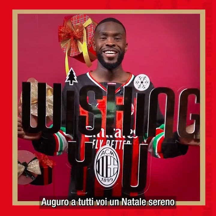 Merry Christmas to all those celebrating! 🎅 Tanti auguri di buon Natale a tutti i rossoneri 🎅 #SempreMilan