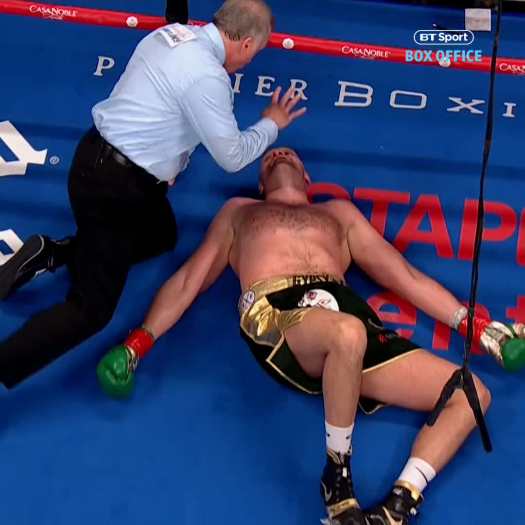 Recovering for Christmas lunch seconds like TYSON FURY 😏