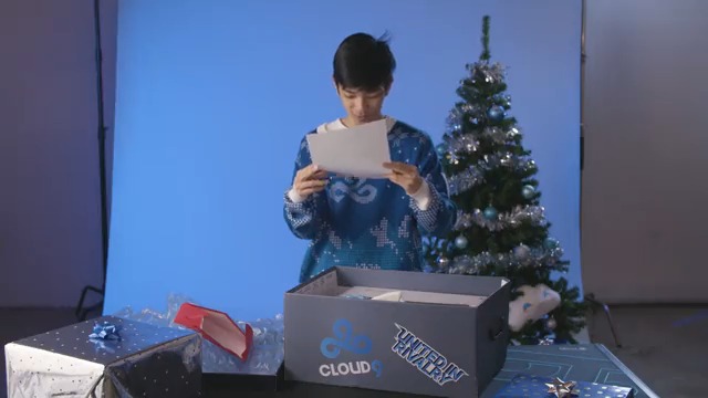 What's in the box? 🤔 Happy Holidays from us, C9 Blaber, and our Secret Santa BMW Esports ❄️
