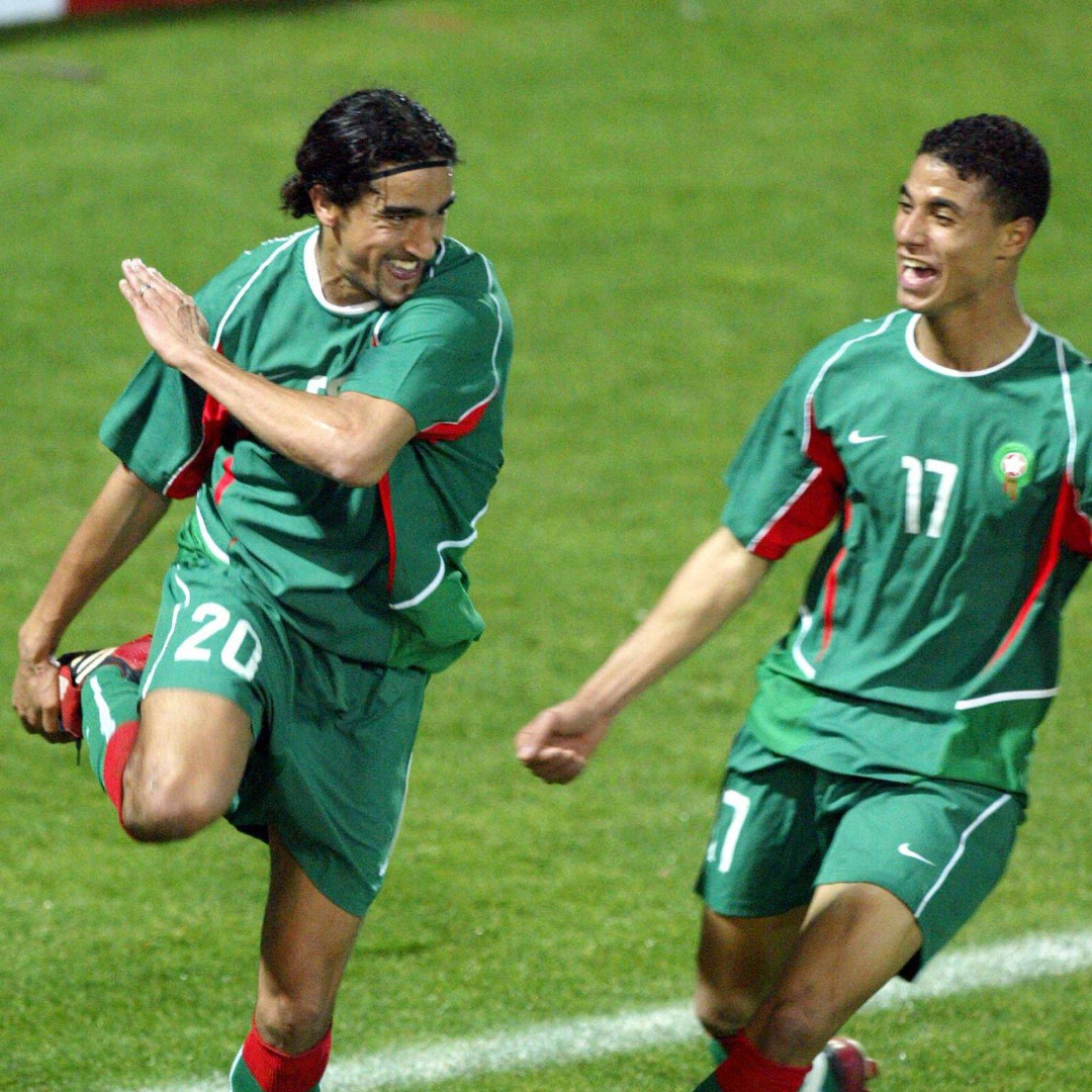 84’: 🇲🇦 0-1 🇩🇿 90+4’: 🇲🇦 1-1 🇩🇿 113’: 🇲🇦 2-1 🇩🇿 120+1’: 🇲🇦 3-1 🇩🇿 This 2004 #TotalEnergiesAFCON quarter-final was absolutely WILD 🤯 Équipe du Maroc