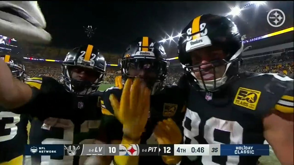 Our Spanish radio crew reacts to the game-winning strike! 🗣 Steelers en Español 📺 #PITvsBAL 1/1 at 8:20 PM ET on NBC